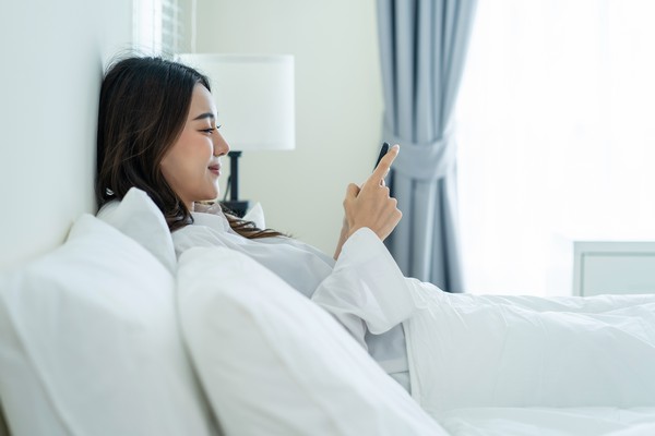 wrong-way-to-use-mobile-phone-mobile-istemal-karne-ka-galat-tarika